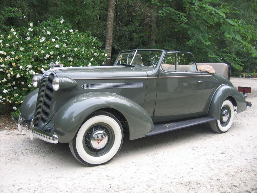  Pontiac Deluxe Eight Cabriolet 1936 года  (фото 1 из 1)